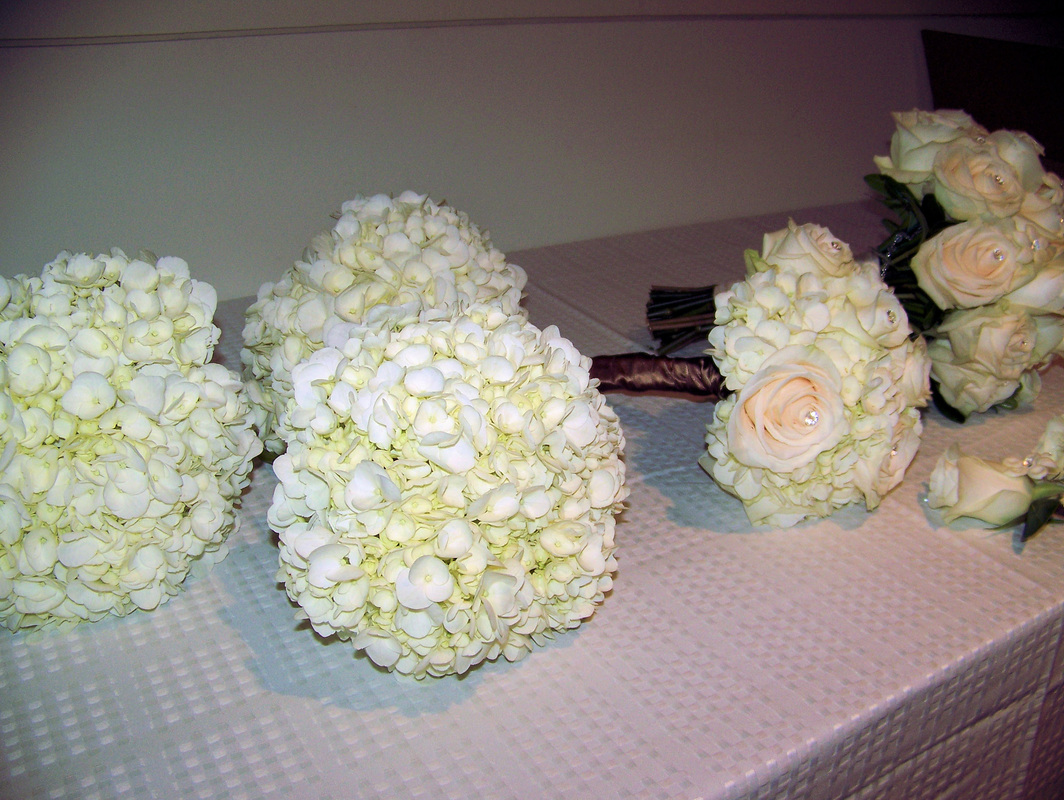 white hydrangea bouquets